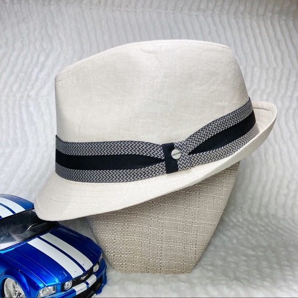 Stetson Other - Stetson Fedora Cream Fabric Black Cream Band Lined